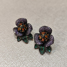 Load image into Gallery viewer, black flower earrings