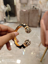 Load image into Gallery viewer, Black Gold Bracelet in Diamonds
