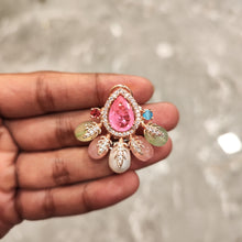 Load image into Gallery viewer, Pink earrings