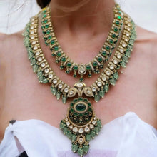 Load image into Gallery viewer, emerald polki necklace
