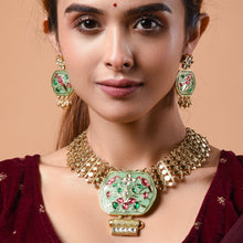 Load image into Gallery viewer, mint green meena gold necklace
