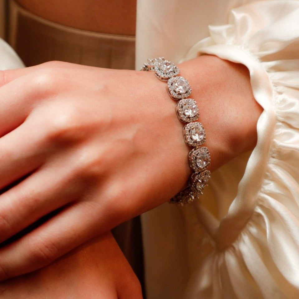 From Diamond CZ Bracelets to Polki Kundan Bracelets all available at one online shopping jewellery website 