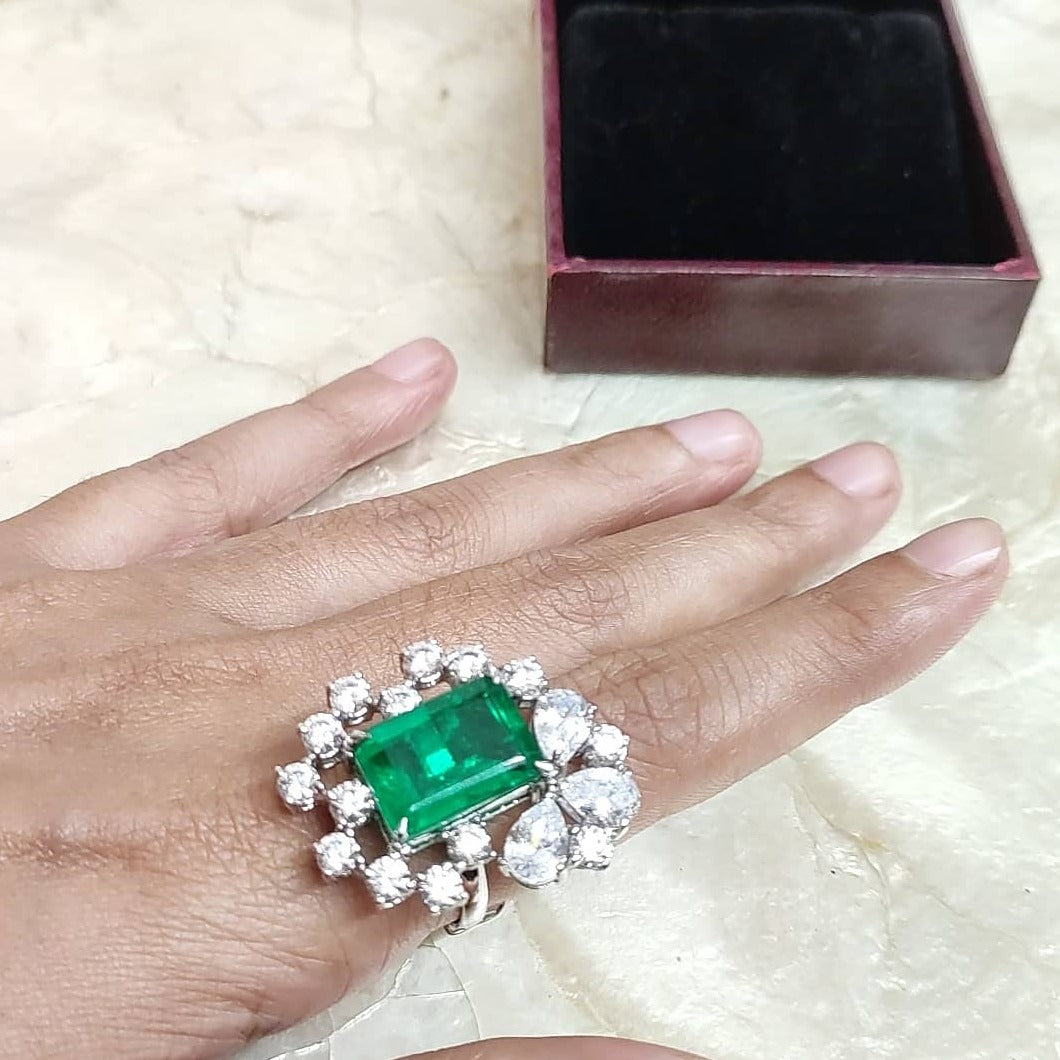 Silver Ring with Emerald Look Single Stone