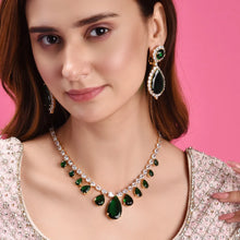Load image into Gallery viewer, EMERALD DIAMOND NECKLACE
