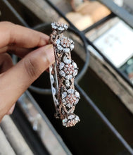 Load image into Gallery viewer, Black Rose Bracelet
