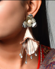 Load image into Gallery viewer, Long western earrings