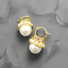 Load image into Gallery viewer, Pearl Earrings Bali
