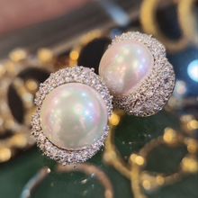 Load image into Gallery viewer, Stunning Pearl Silver Earrings
