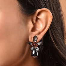 Load image into Gallery viewer, grey pearl flower earrings
