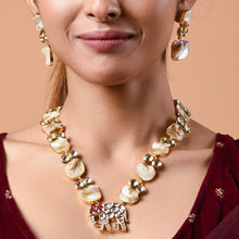 Load image into Gallery viewer, baroque mother of pearl necklace
