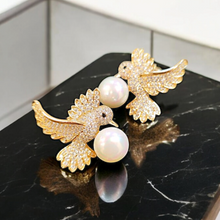 Load image into Gallery viewer, Love Bird Earrings in Gold with Pearl
