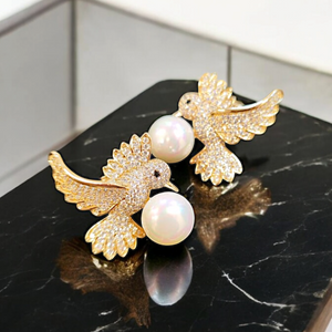 Love Bird Earrings in Gold with Pearl