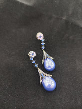 Load image into Gallery viewer, Purple Pearl Earrings
