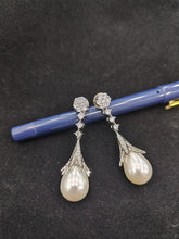 Load image into Gallery viewer, Silver Pearl Earrings
