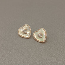 Load image into Gallery viewer, Heart Shape Earrings
