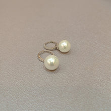 Load image into Gallery viewer, silver pearl earrings
