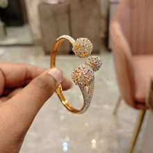 Load image into Gallery viewer, Diamond Bracelet in Gold with price
