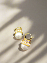 Load image into Gallery viewer, Pearl Earrings Bali
