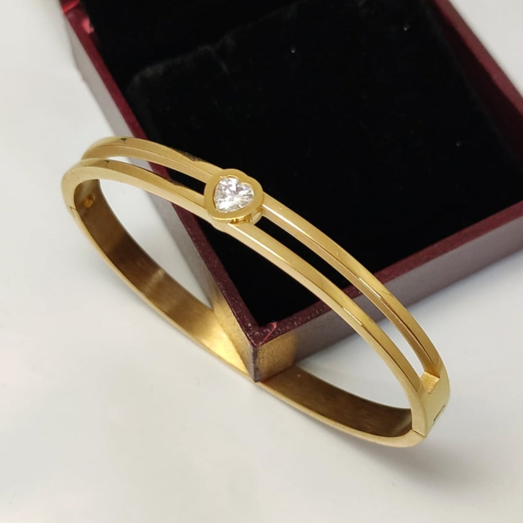 2.4 openable Gold Polish Bracelet