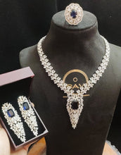 Load image into Gallery viewer, Necklace Blue Stone
