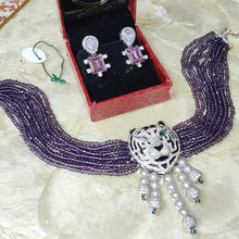 Load image into Gallery viewer, Tiger Pendent in Silver with Wine Beads Chokher
