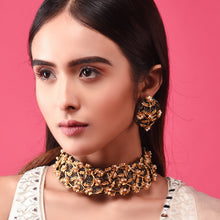 Load image into Gallery viewer, Black Antique Gold Choker
