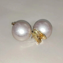 Load image into Gallery viewer, Rose Pearl 25mm Studs with clip
