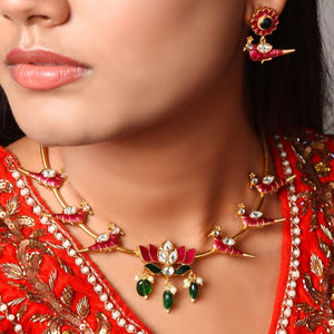 Gold Hasli Necklace Design 